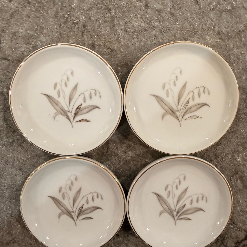 Set of 4 Vintage Kaysons Golden Rhapsody Fine China Butter Pats! 22K gold rim.